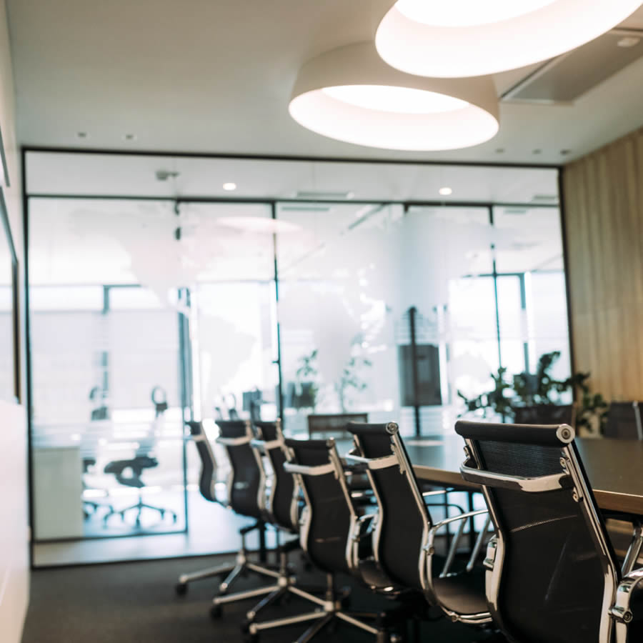 emptey-office-with-empty-chairs